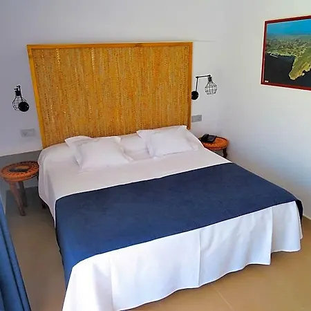 Manet Hotel