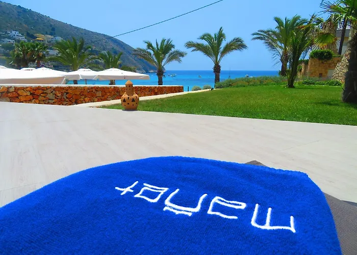 Manet Hotel 3*