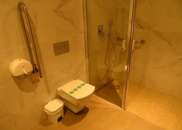 Manet Hotell